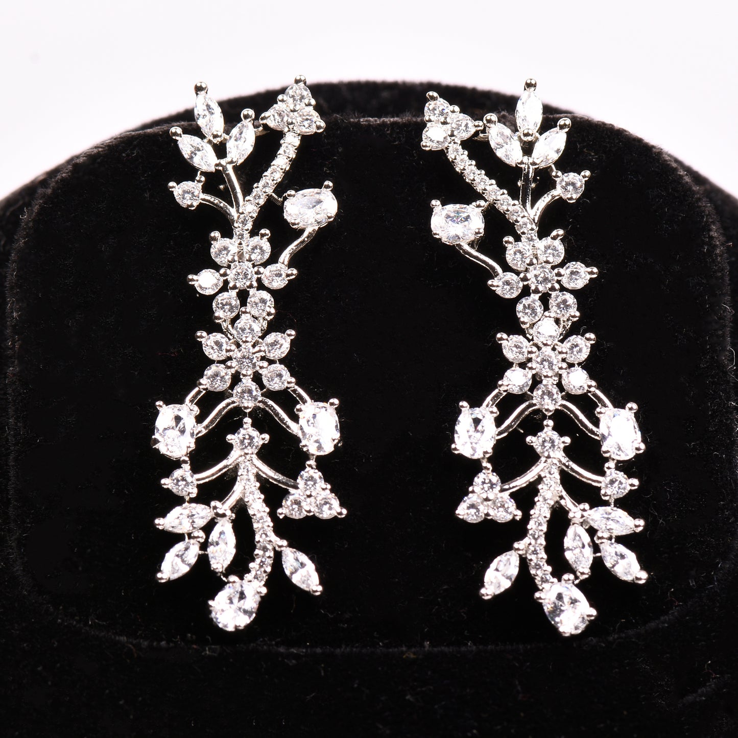 Ornapp Cubic zirconia Mirror Flower design Necklace set| Premium range| American diamond set