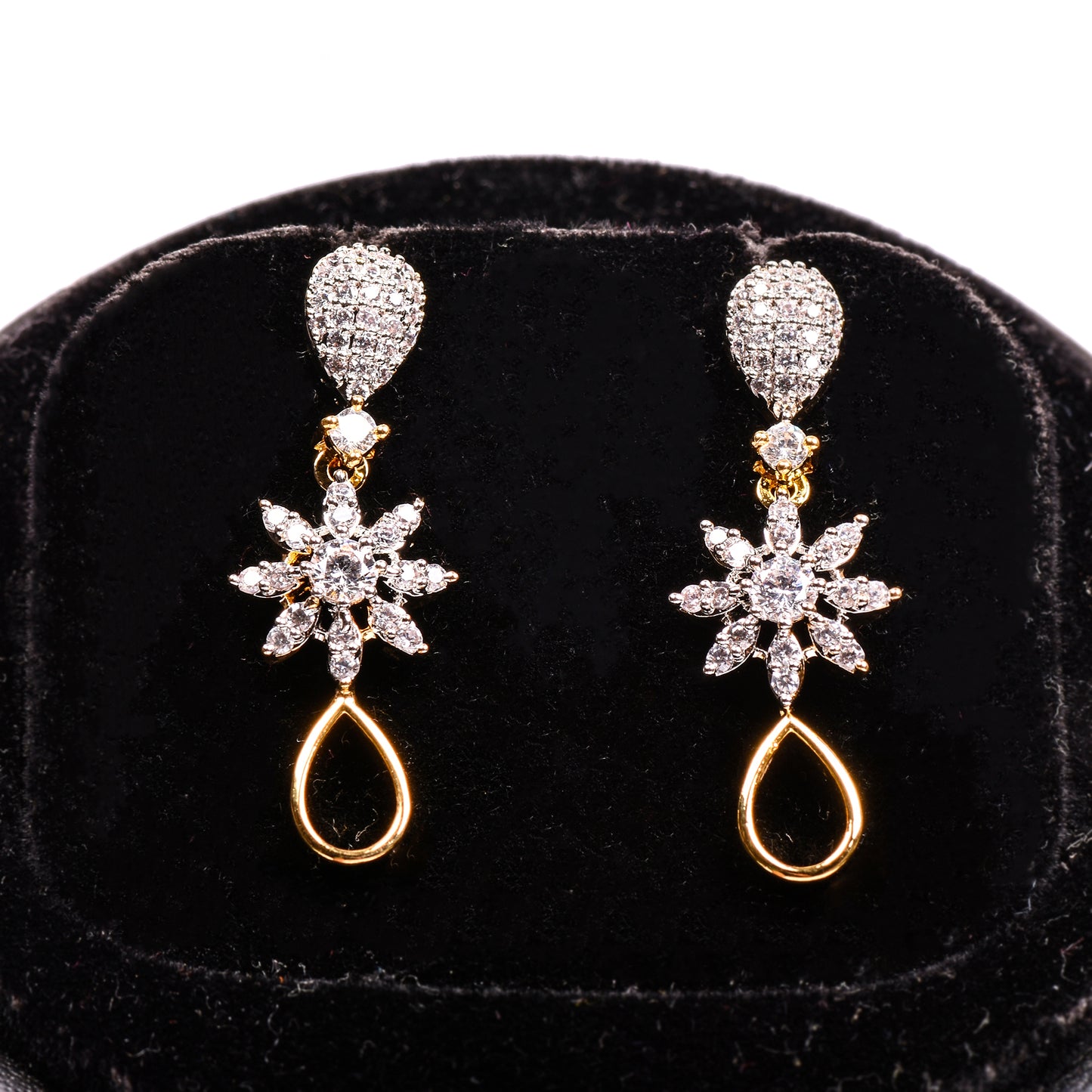 Ornapp Cubic zirconia Flower with special design Necklace set| Premium range| American diamond set
